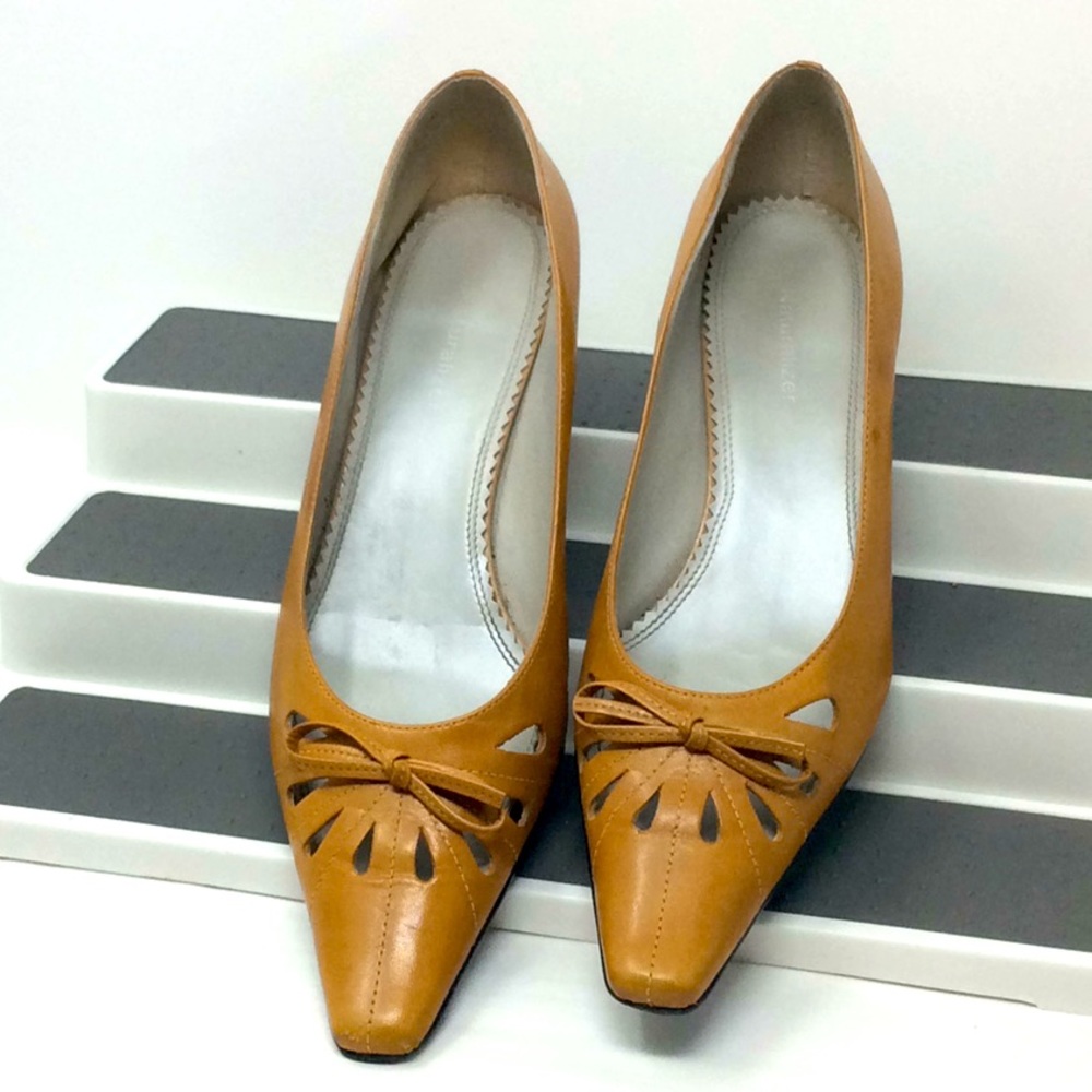Naturalizer Leather Kitten Heels Mustard Sz 10